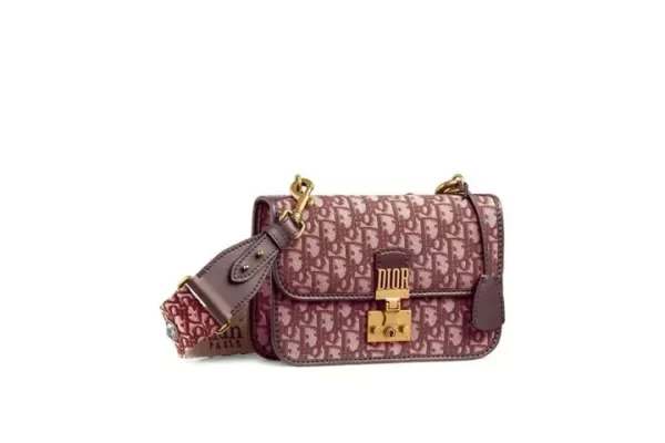 16ba9bd6c24d41bfbd1437a31e353d63_720x