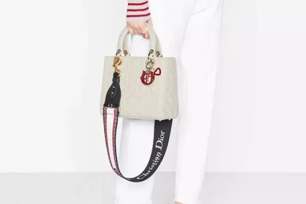 1eaee9e2fe39464bb776ac7d1664a758_720x