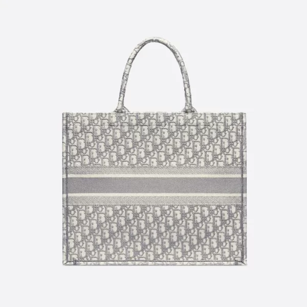 24a10771e54b4a71a753b695628ba442