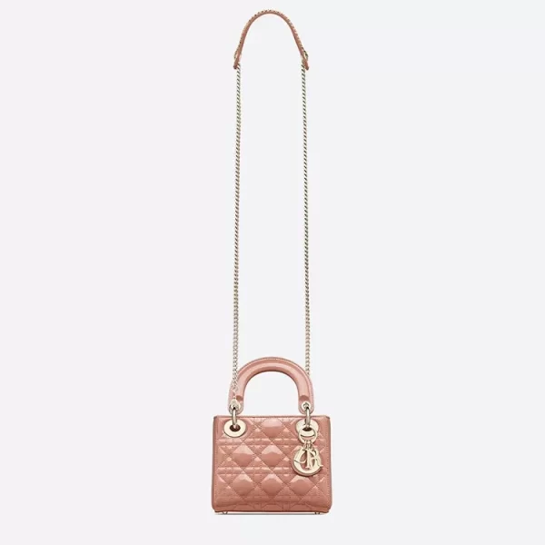 4cfcb9d7a0854794a34d6f999d5cf0d7