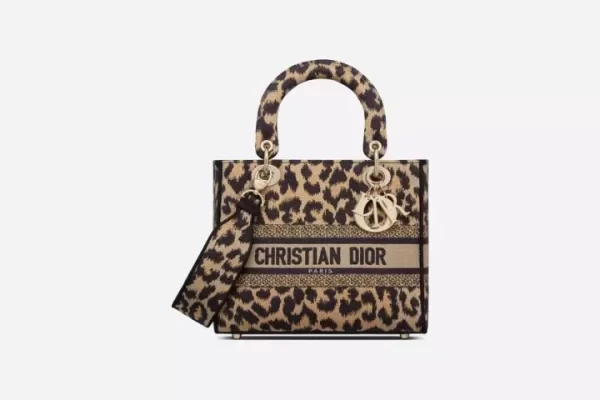 5c21fac8513b4f36b6e716715ccdb56a_900x