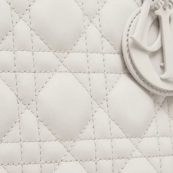 5e35beb293124e52a7ddd75dce550141