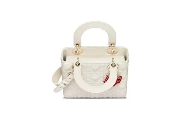 617893fc13bd4e548b5b39114f760df8_720x