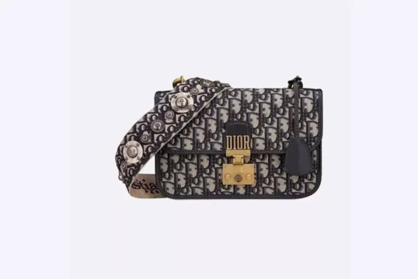 a4db20f84727415fb4d53b2163c1617c_900x