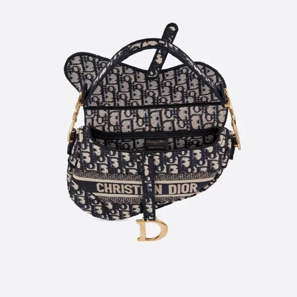 a9d5d991a67c4a6f8c172a96063e0825