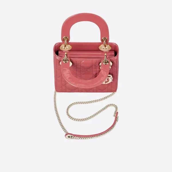 c04d47ae9f194da2bfad5488fdacf8b9