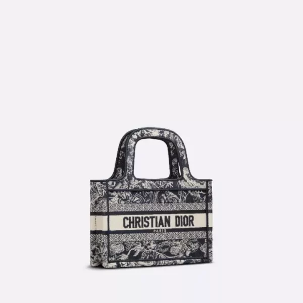 f04a6524f663466d9190cf8a09d4e13b_720x